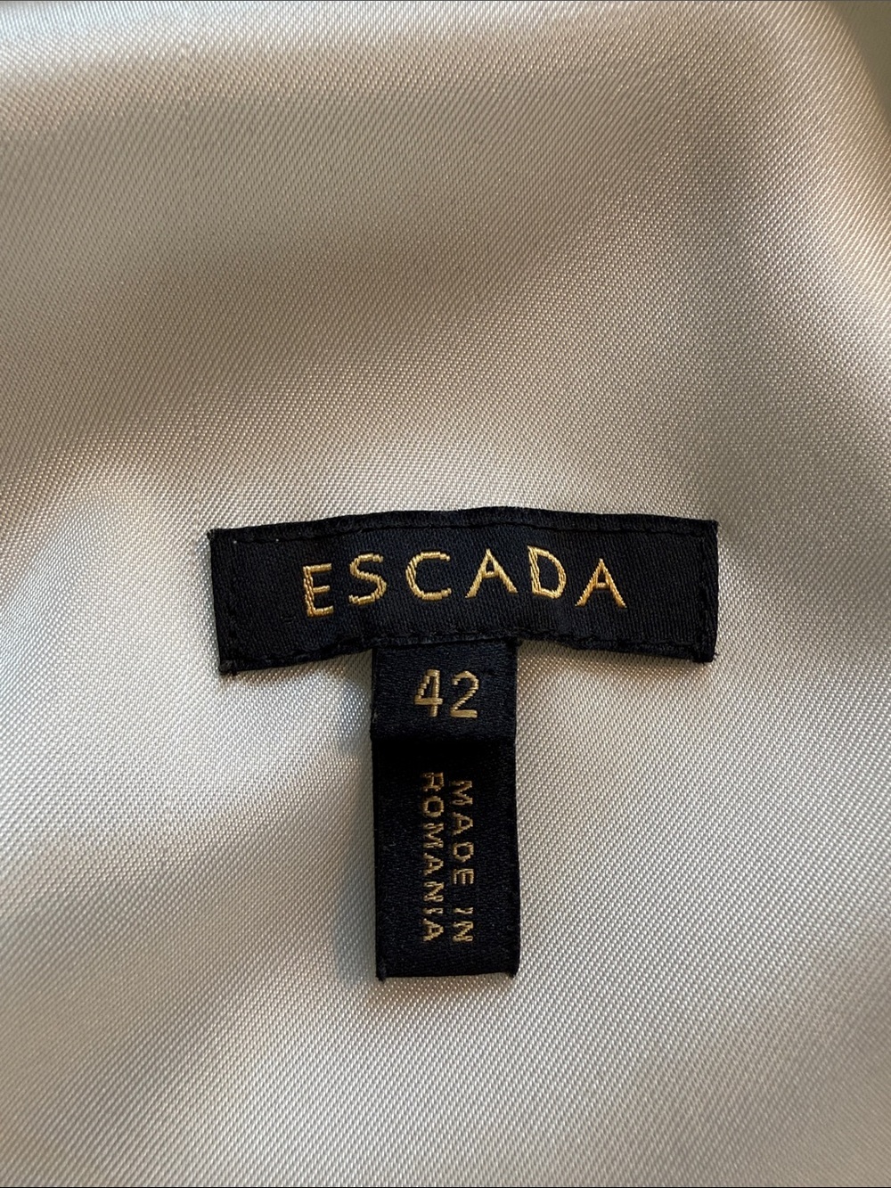 Escada Tellena Color Block Cropped Jumpsuit. Black & Ivory. Size 42 (6). - Picture 5 of 8